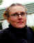 Anna tycker att det r tmligen kallt.